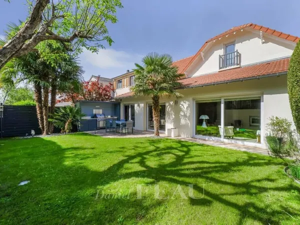 Le Chesnay - Maison contemporaine de 4 chambresavec jardin et cuisine d'été
