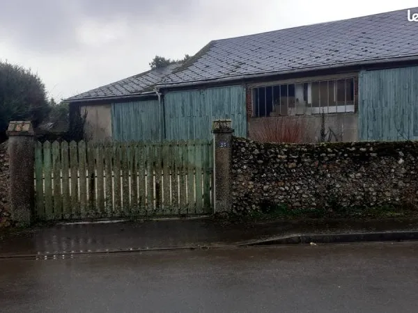 Local d’activité et entrepôt Vente Ollé  180m² 70000€