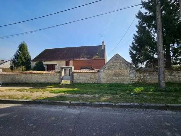165 000, Magny-st-Médard, ANCIEN CORPS DE FERME, avec Dépendances et Terrain Plat
