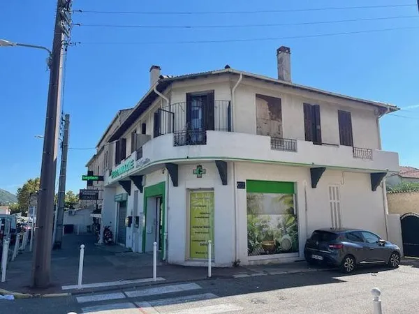 Immeuble 200 m²