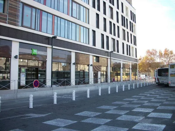 Local commercial 835 m²