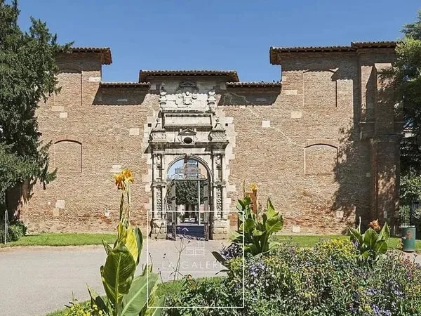 A VENDRE - MAISON AVEC TERRASSE ET GARAGE - PALAIS DE JUSTICE
