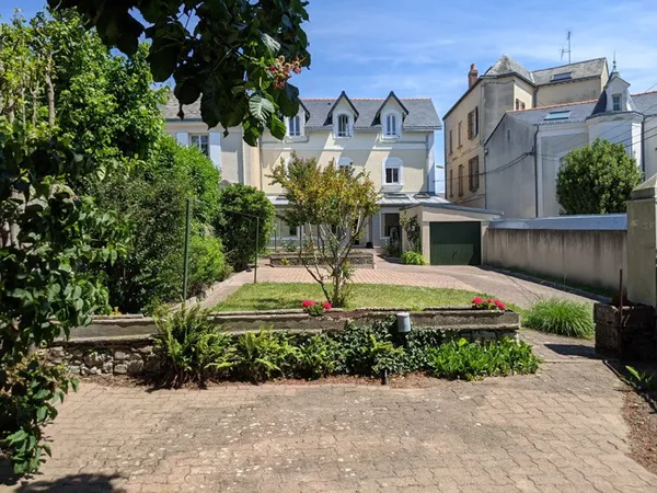 MAISON - ANGERS