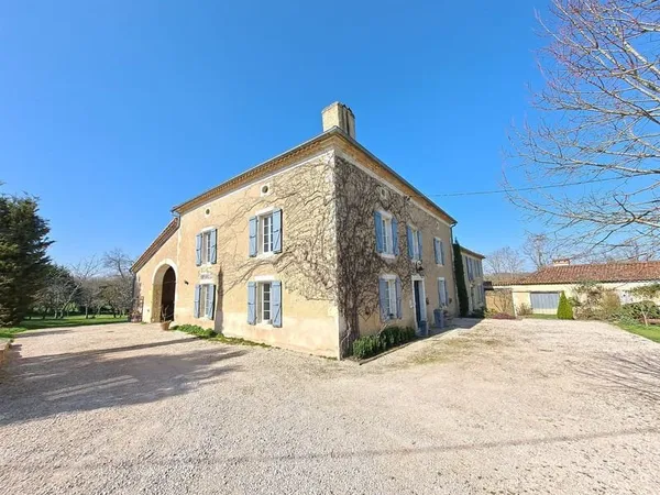 Propriété en pierre avec vues, et 6,5 hectares