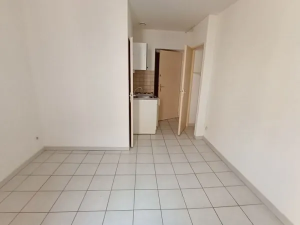Studio refait neuf à 2 pas de Perrache