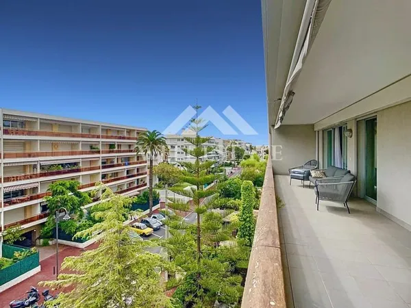 CANNES APPARTEMENT PALM BEACH CRYSTAL RIVIERA 72M2 3 PIECES GRANDE TERRASSE