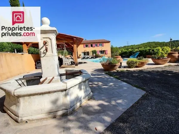 Villa Lorgues 7 pièces 240 m2 sur 25 hectares