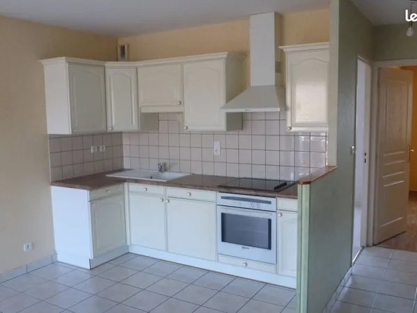 Lumineux T3/4 Duplex, grand garage et cave