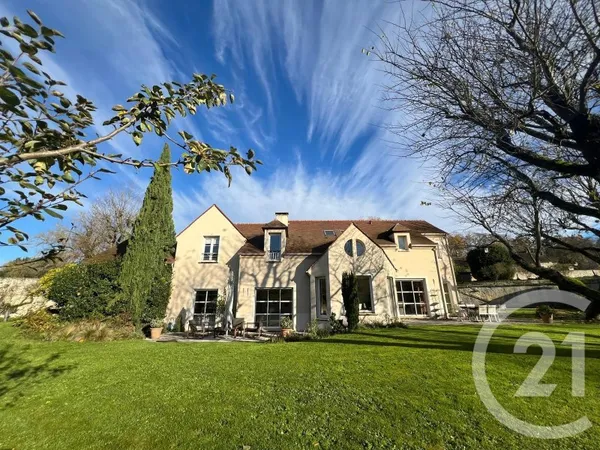 Maison 10 pièces 232 m²