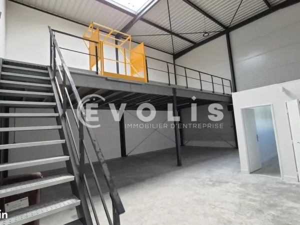 Local d'activité 166 m²