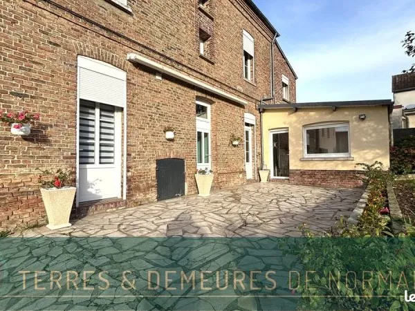 Maison 9 pièces 216 m²
