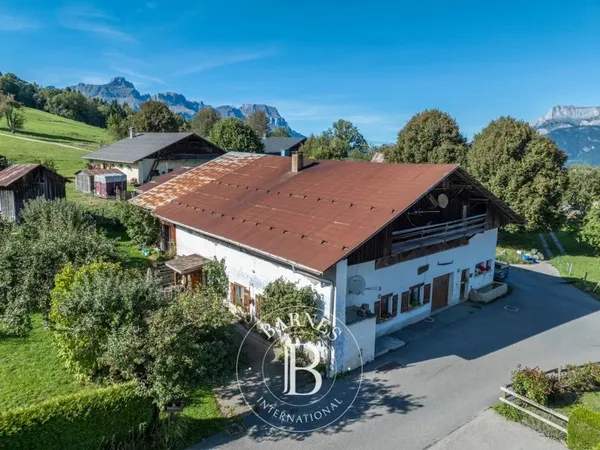 DEMI-QUARTIER - FERME ET ANNEXE A RENOVER - VUE MONT BLANC
