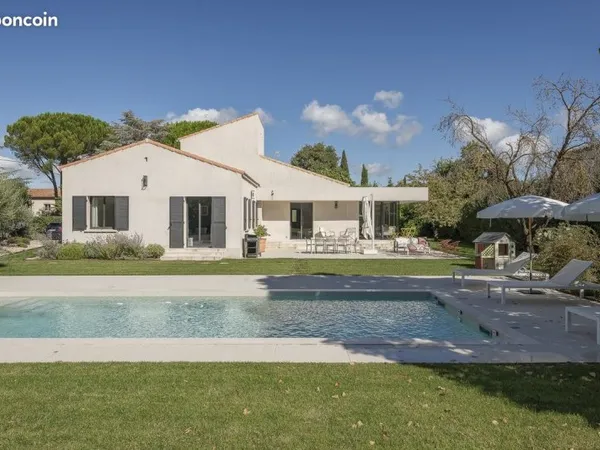 Villa 6 pièces 180 m²