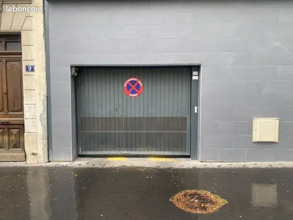 À VENDRE - Place de parking en sous-sol sécurisé - Lyon 9e (Valmy)