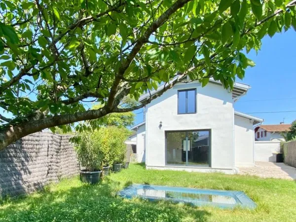 ANGLET LAROCHEFOUCAULD CHARMANTE MAISON RÉNOVÉE