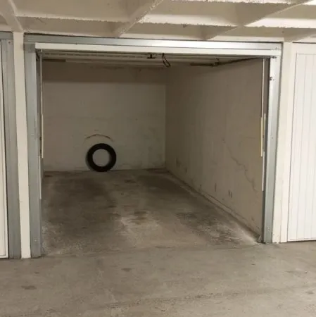 Garage/Box fermé - Orléans quartier Gare