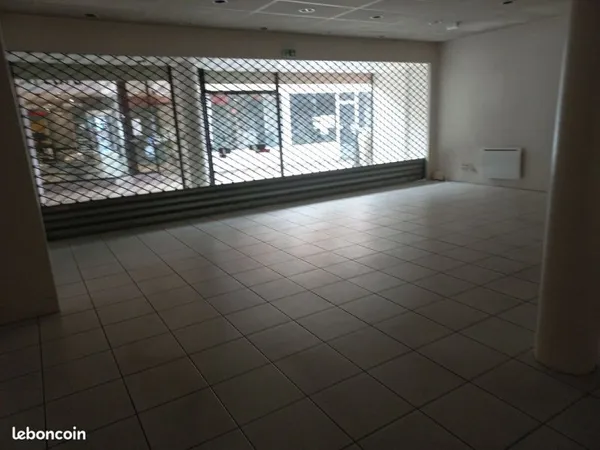 Local commercial 104 m² Château-Gontier