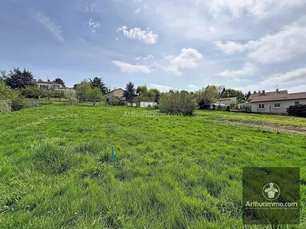 Terrain 736 m²