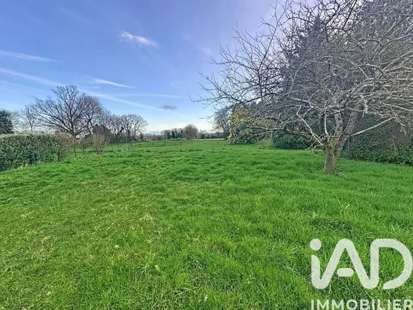 Terrain 813 m²