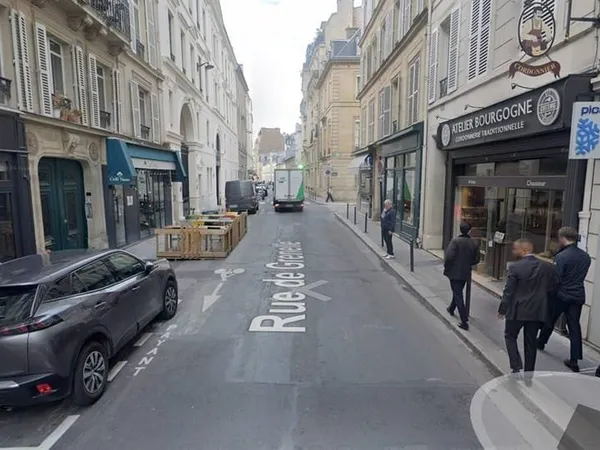 Boutique 2 pièces 77 m²