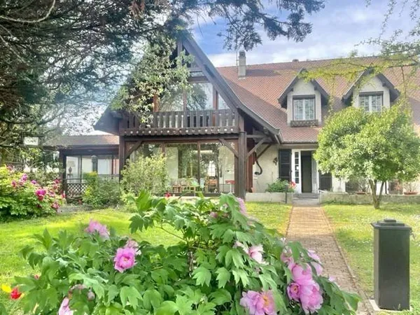 Maison 7 pièces 210 m²