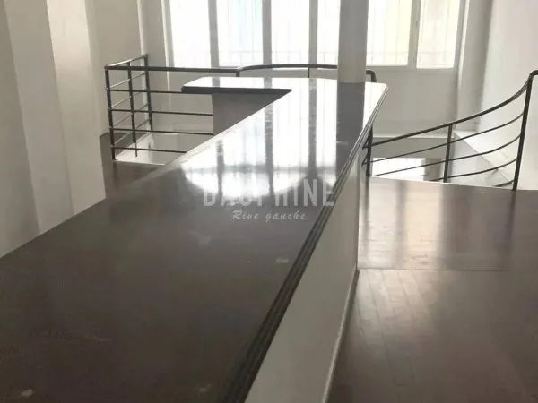 Local commercial 182 m²
