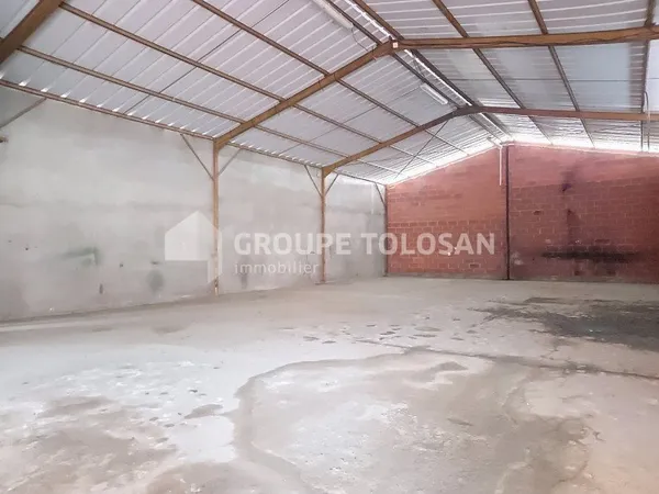 Entrepôt 200 m²