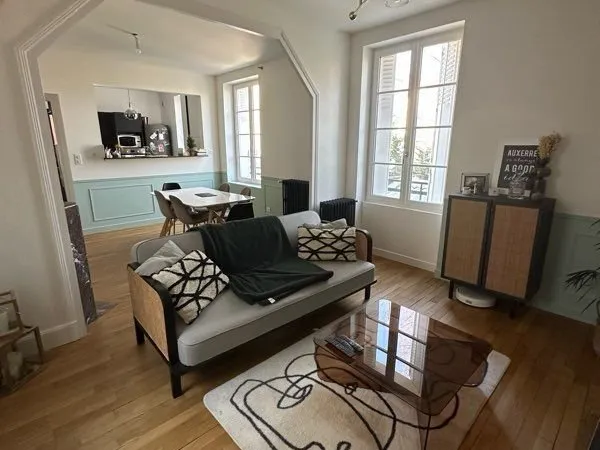 Appartement de standing 72m2 - GARAGE + parking + terrasse - Vauban Auxerre