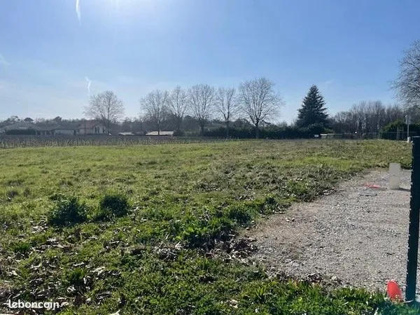 Terrain 530 m² Arbanats