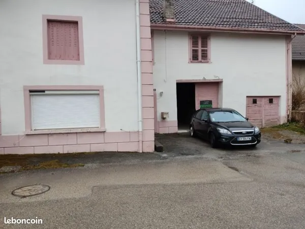Maison mitoyenne d'un côté Montecheroux : 88 000