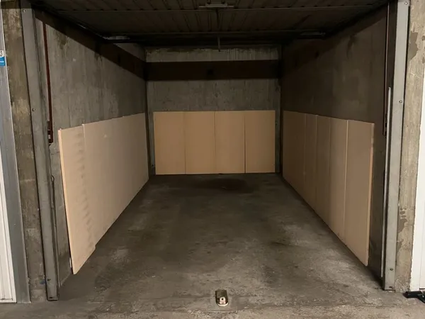 Garage / Box sécurisé à louer - Quartier Perralière