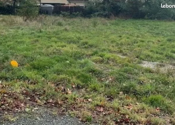 Terrain 415 m² Salles