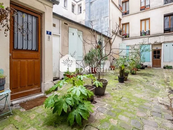 Sacré coeur - 2 pièces - 35 m² habitables (34 m² 'Carrez')