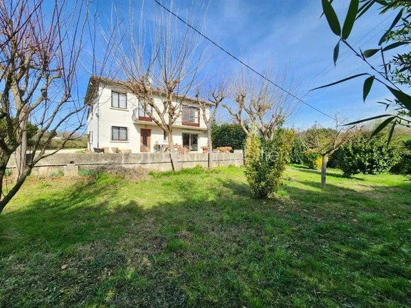 Grande maison familiale ou double habitation