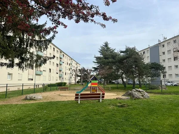 Appartement aux clayes-sous-Bois - 4 pièces