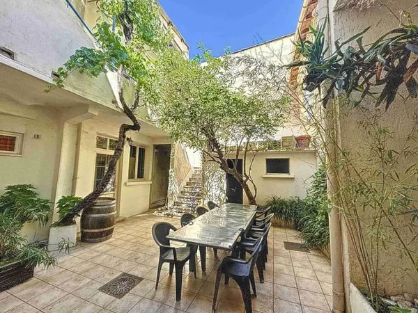 Avignon centre, coloc sympa, Jardin terrasses