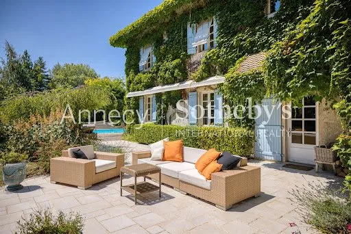 Maison 12 pièces 650 m²