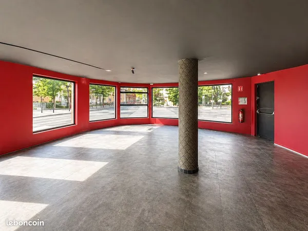 Local Commercial - Forte visibilité