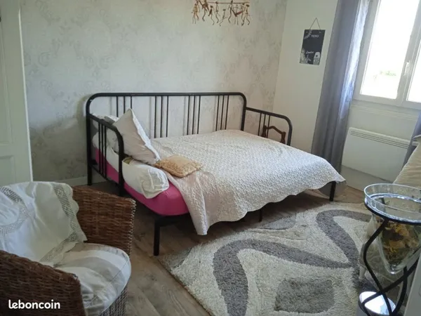 Propose chambre chez l'habitant à étudiante en semaine