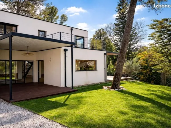 Villa 5 pièces 220 m²
