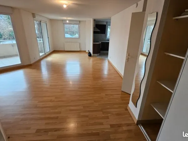 Appartement lumineux 4 pièces, 95m2 avec box et cave