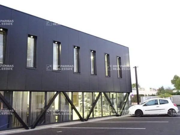Bureaux 983 m²
