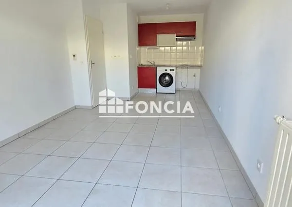 ROSERAIE - APPARTEMENT T2 - TERRASSE - PARKING