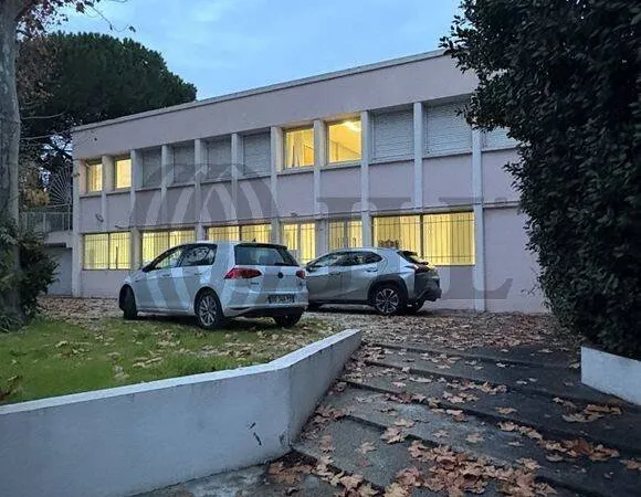 Bureau 308 m²