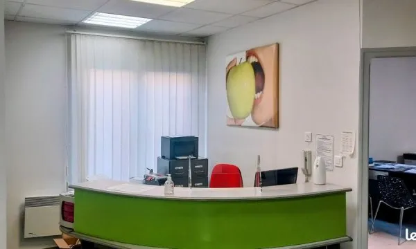 À LOUER - Bureau PMR de 67 m² avec parking