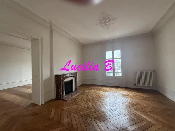 TOURS GRAMMONT - Appartement type 5