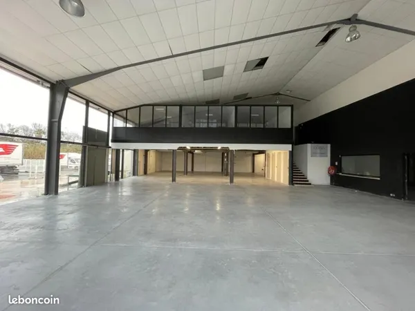 Local d'activité 750 m²