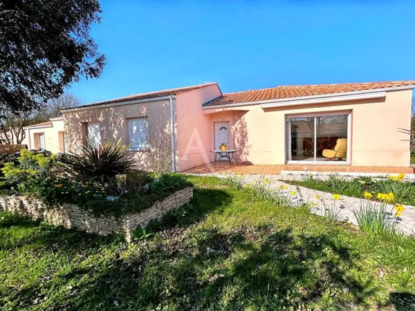 Maison 4 pièce(s) 102 m2 secteur les plesses