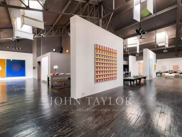 Local commercial 840 m²