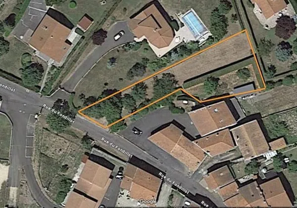 Terrain Constructible à vendre à Lantriac